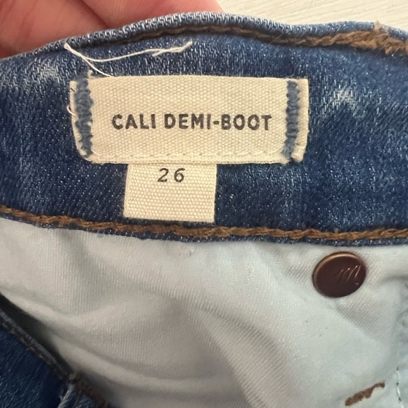 Madewell Cali Demi Boot Cut High Waisted Button Fly Distressed Jeans. - Picture 9 of 9